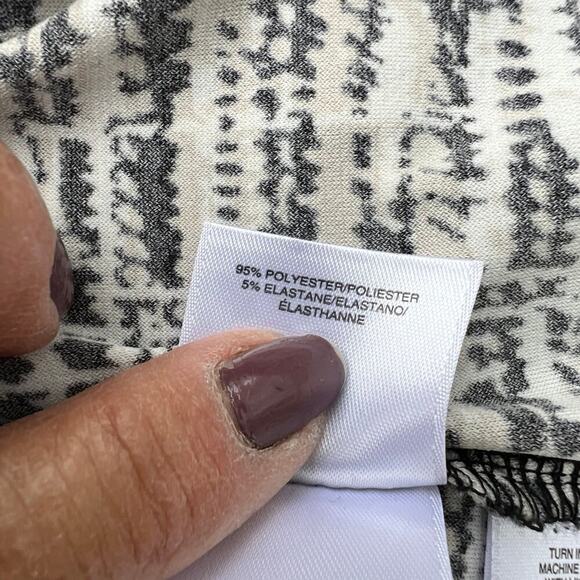 JONES STUDIO woman’s size 1X sleeveless top scoop neck - Picture 8 of 9